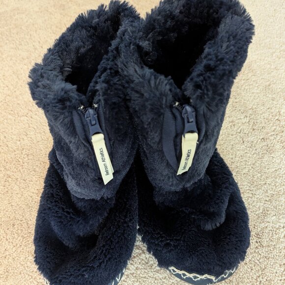 Bedroom Athletics Faux Fur Slipper- US size 7/8 - Picture 2 of 7